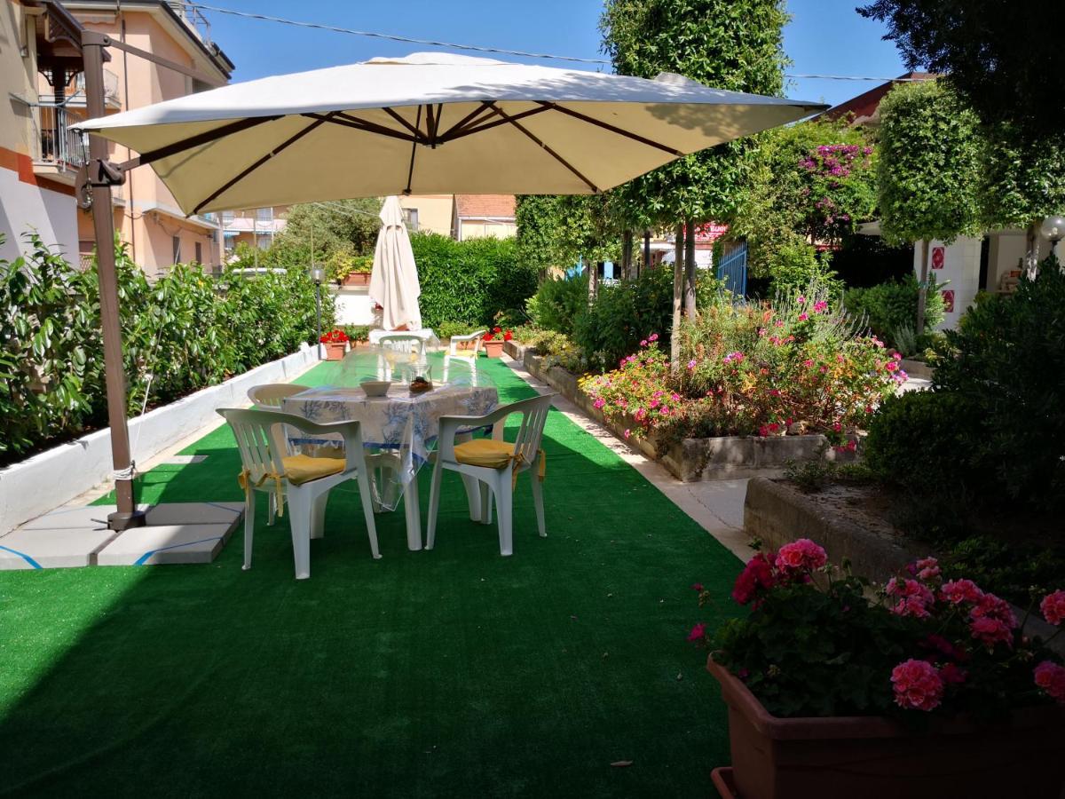 אשאה Hotel Venere מראה חיצוני תמונה