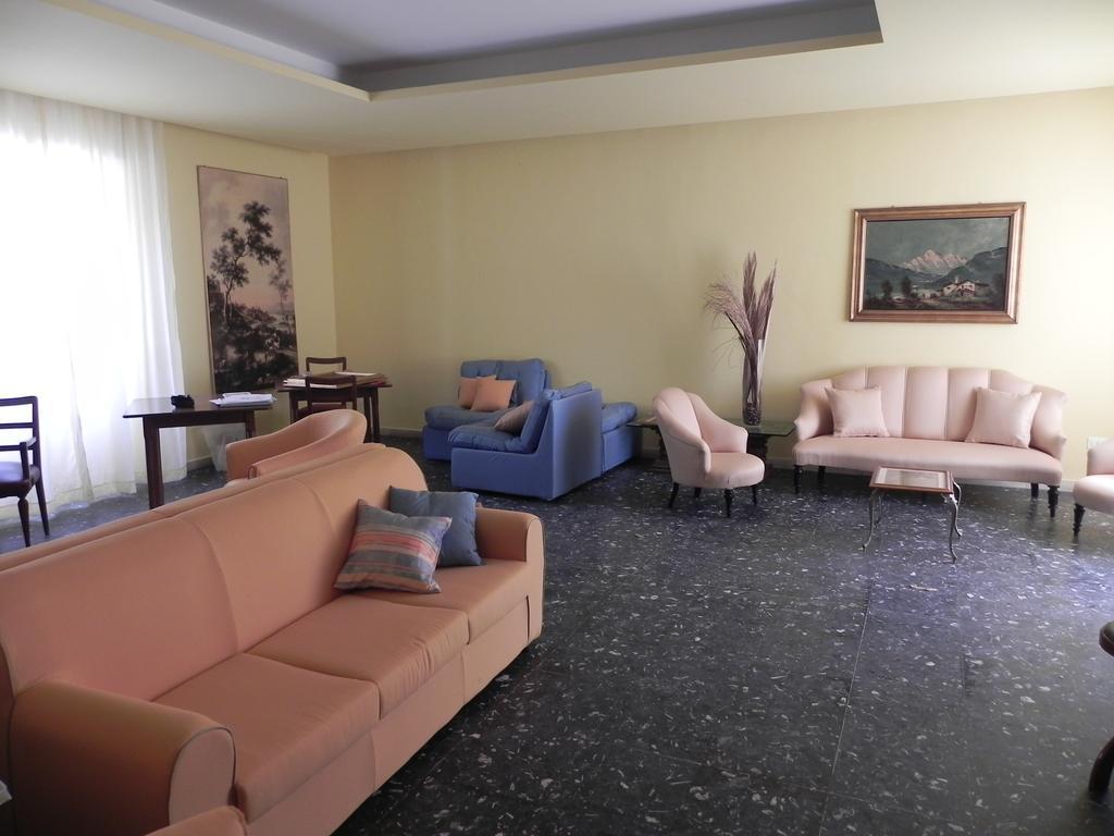 אשאה Hotel Venere מראה חיצוני תמונה